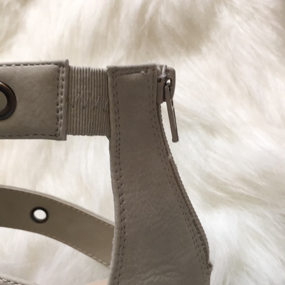 Simply Vera Vera Wang Gladiator Style Heel - Picture 5 of 13